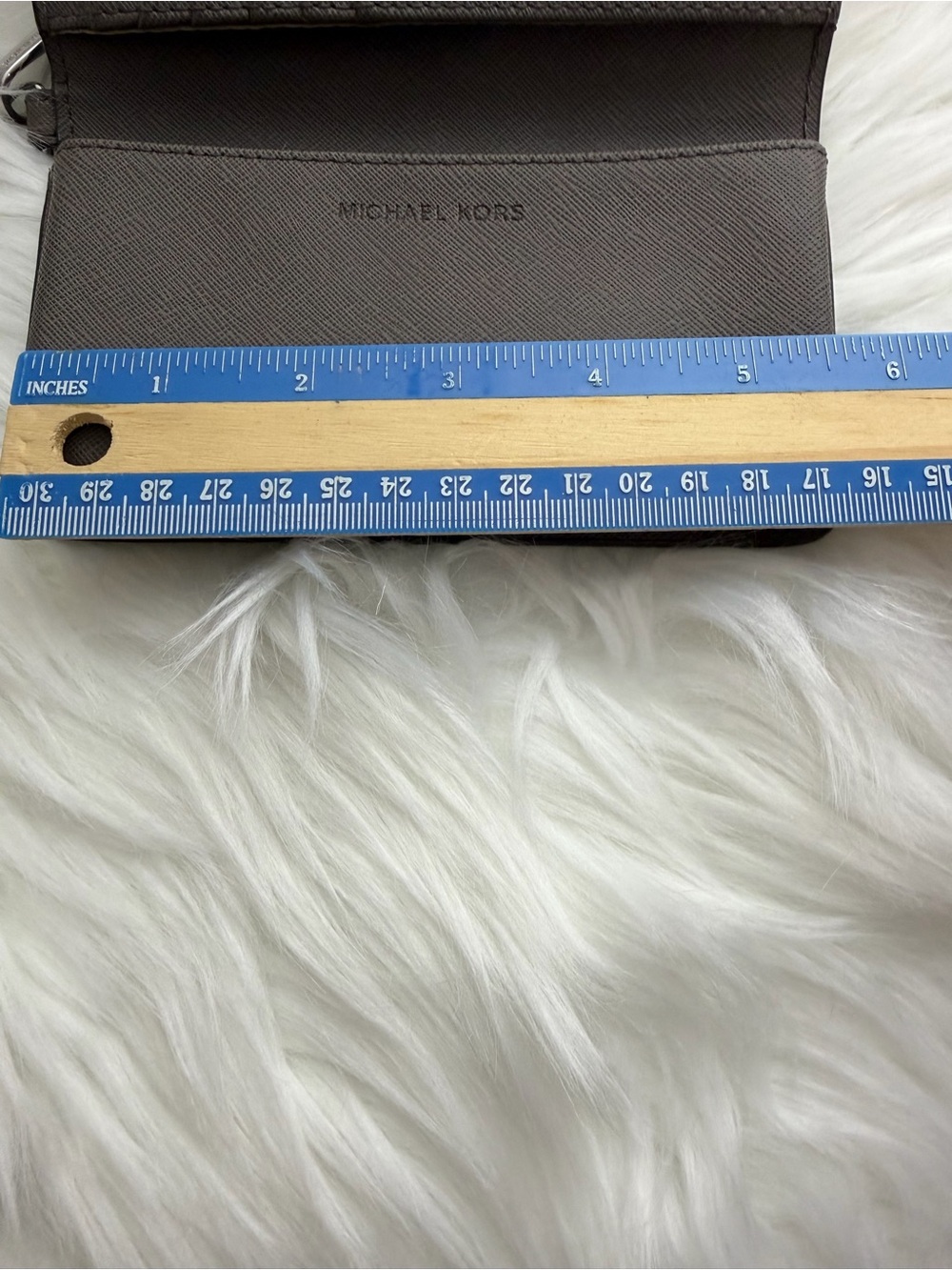 Michael Kors Jet Set Travel Slim Tech Phone Wristlet - Picture 4 of 5